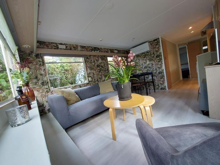 Te Huur: Leuke 4-Persoons Stacaravan Op Top Locatie! Hoenderloo Extérieur photo