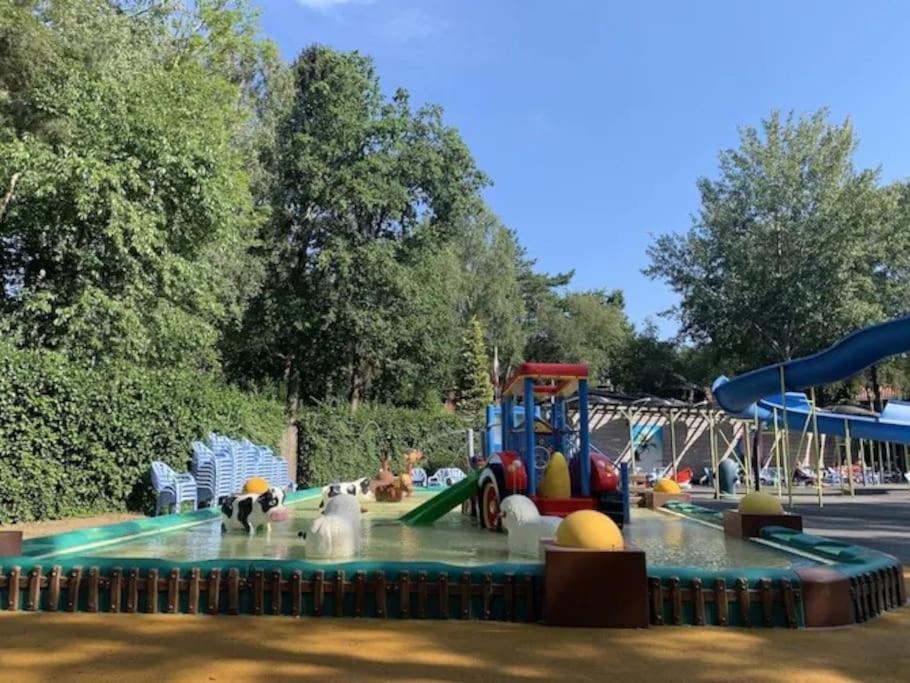 Te Huur: Leuke 4-Persoons Stacaravan Op Top Locatie! Hoenderloo Extérieur photo