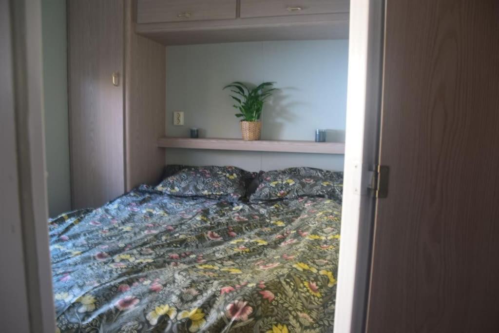 Te Huur: Leuke 4-Persoons Stacaravan Op Top Locatie! Hoenderloo Extérieur photo