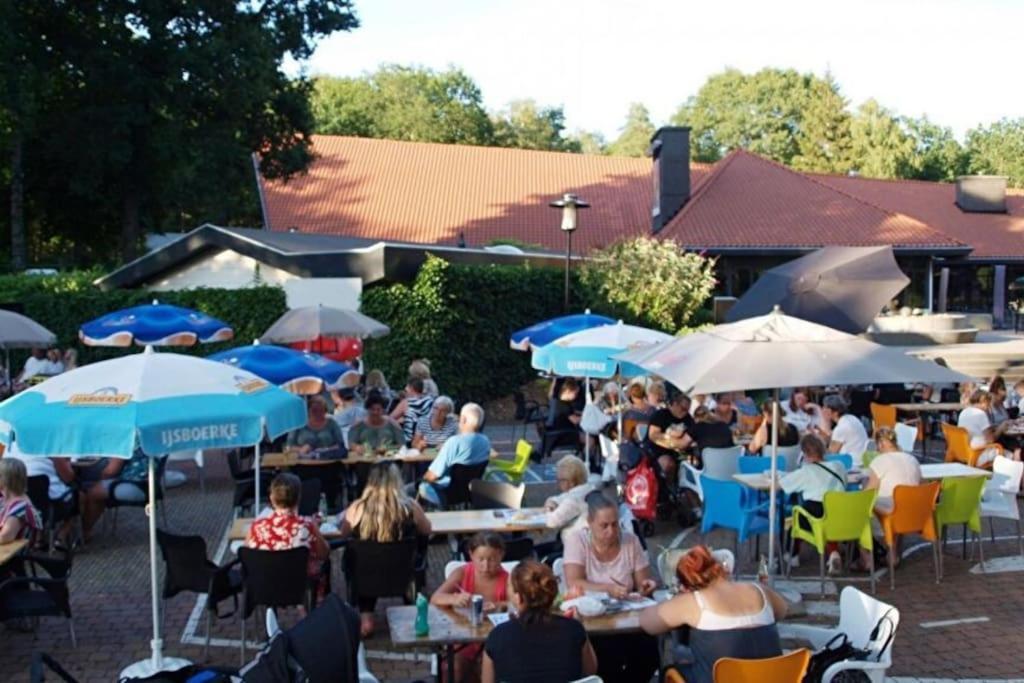 Te Huur: Leuke 4-Persoons Stacaravan Op Top Locatie! Hoenderloo Extérieur photo
